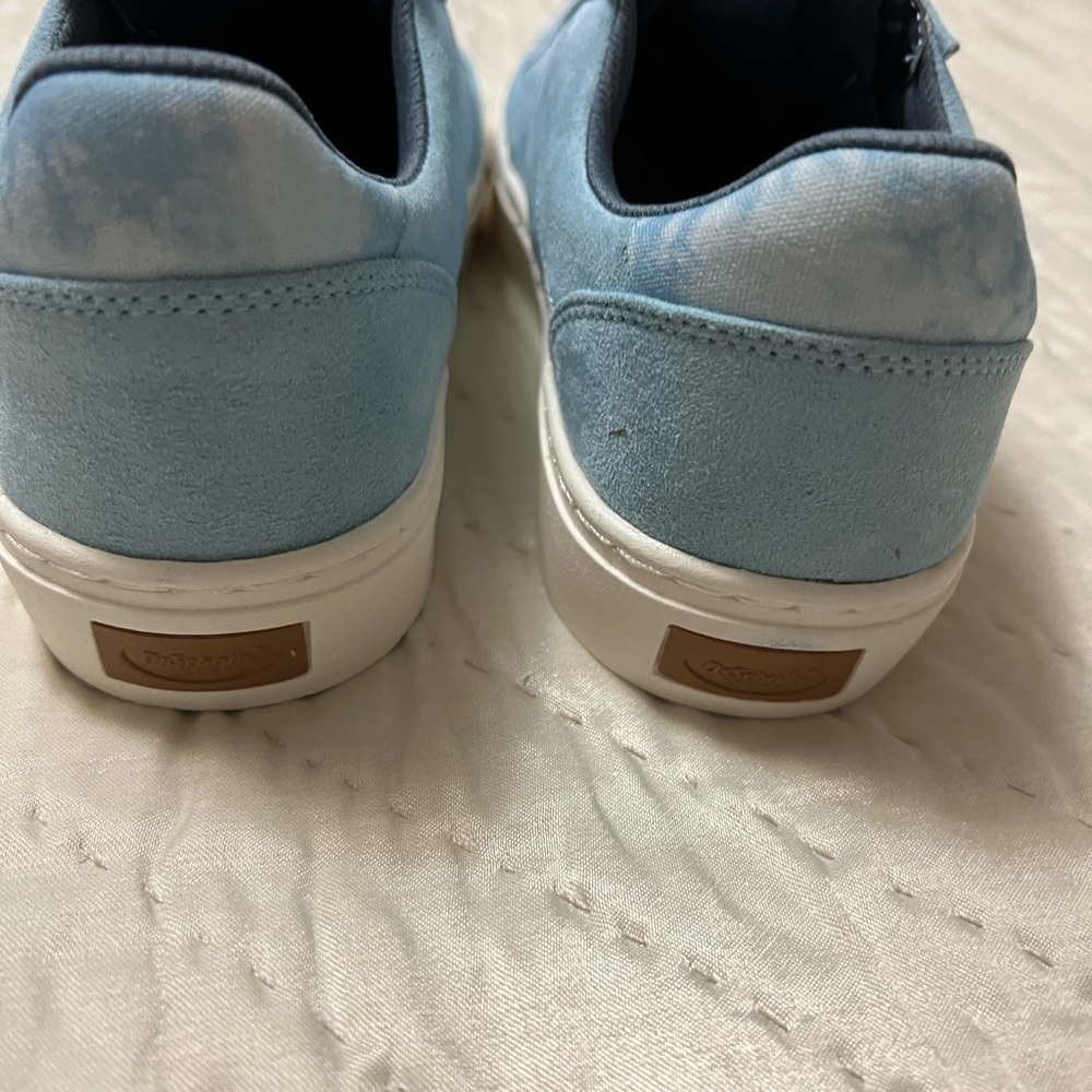 Light Blue Tie-Dye Low Top Sneakers